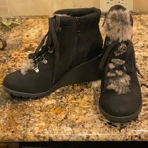 Black Sherpa Wedge Bootie Size 10 WIDE WIDTH